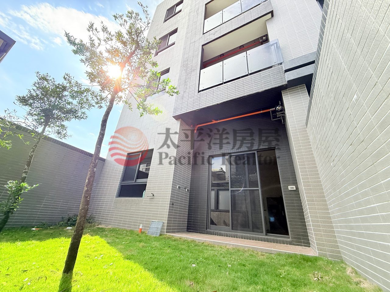 順安旁花園居兩房華廈