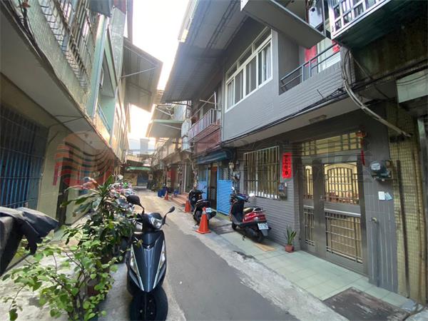 三民市場活巷透天