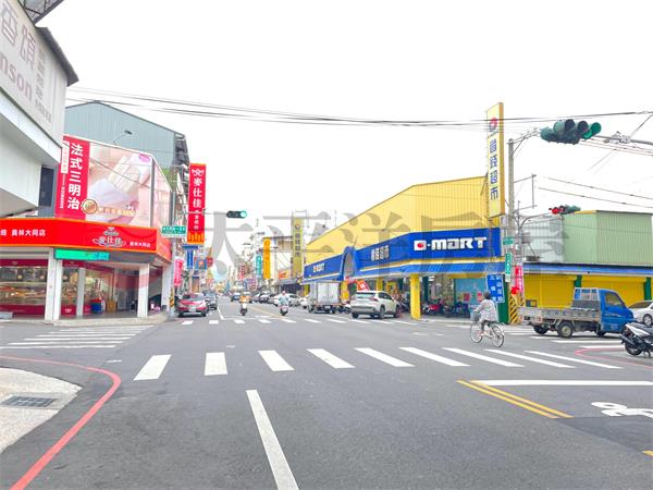 員林國小旁美建地