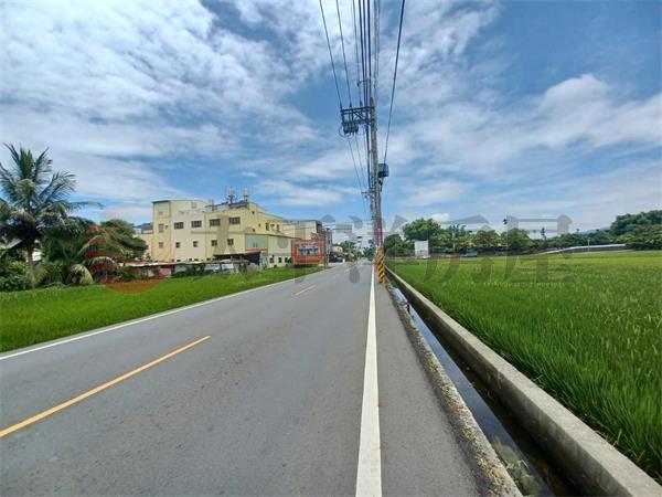 社頭月眉池旁農地