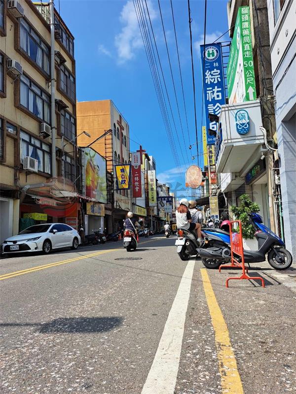 二林台企銀行旁透天店面