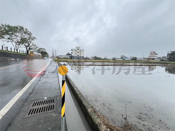近羅運公園大面寬足坪農地