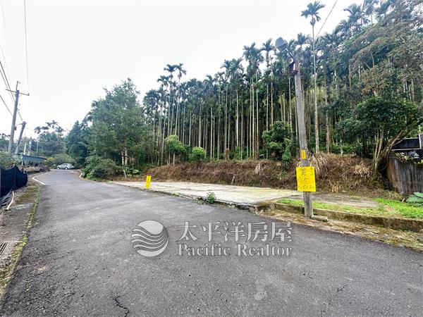 鹿谷小半天石馬公園旁農地