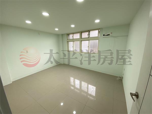 女中旁採光美三房
