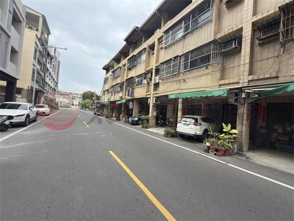 員林東區雙車金店面__住家