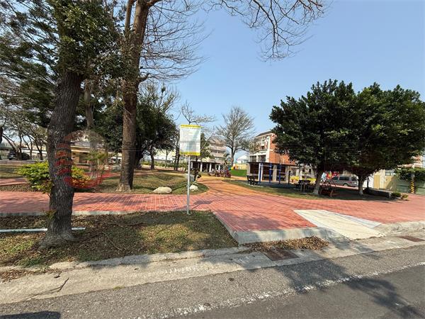 二林郵局旁朝南建地