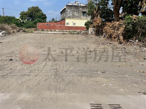 二林萬興國中旁方正建地