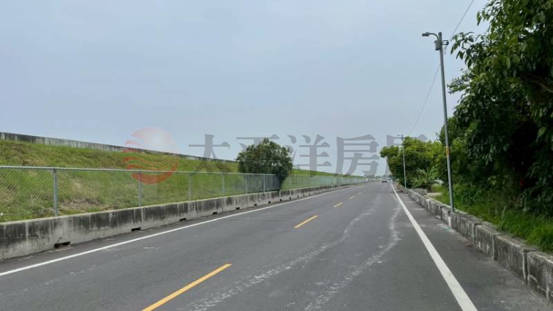 秀水戰備跑道旁美田