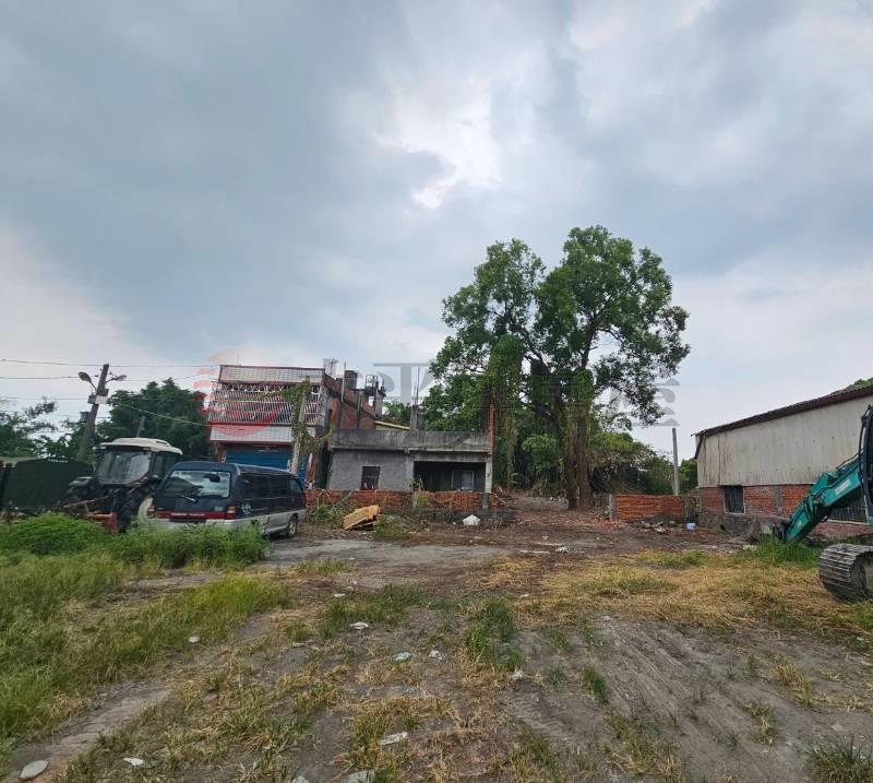 溪湖交流道旁大建地