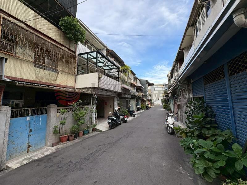 雙平路旁透天