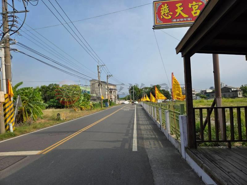 員林員大路旁大地坪角田