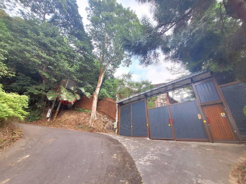 隱居山林的夢幻原木屋