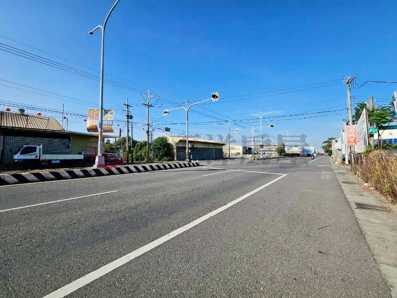 溪湖正彰水路雙面路建地