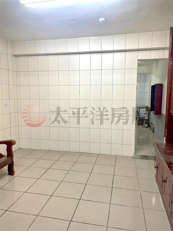 三民市場旁透天