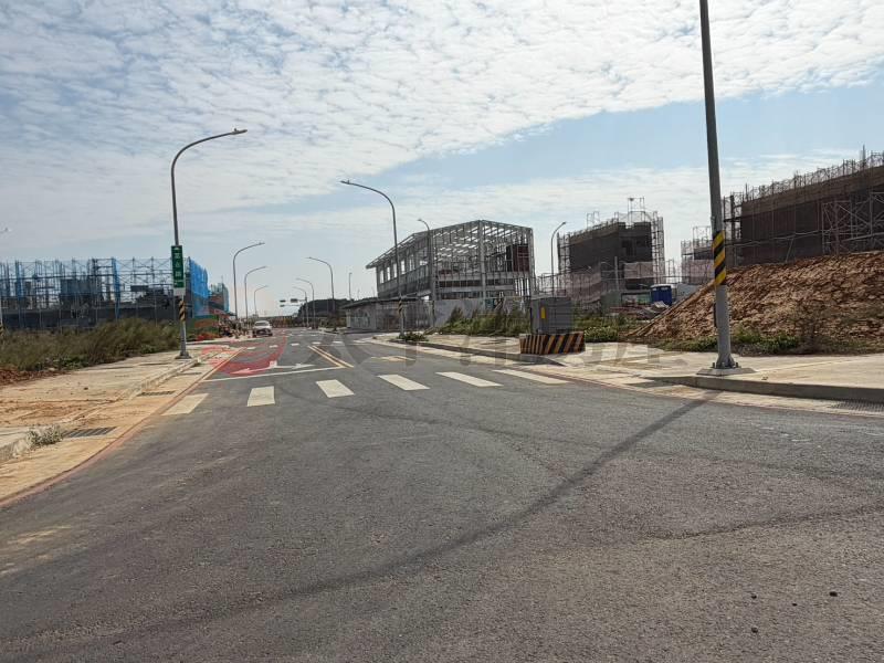 近捷運安置建地-15米路旁