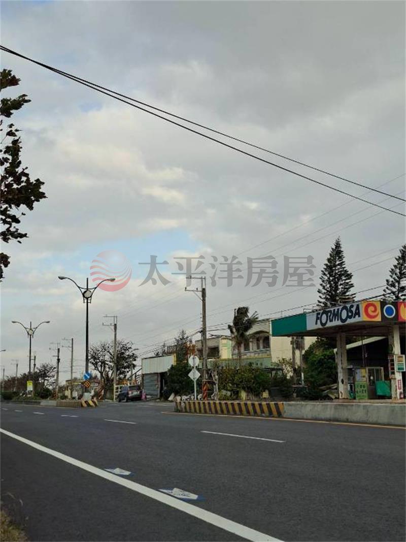 王功61號線交流道旁農舍