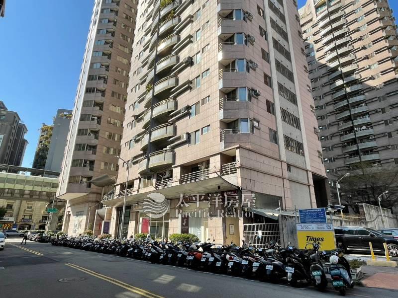 五期南屯捷運大面寬金店面