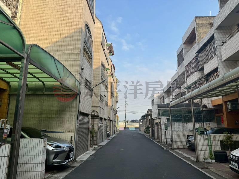 彰化交流道旁活巷車庫透天