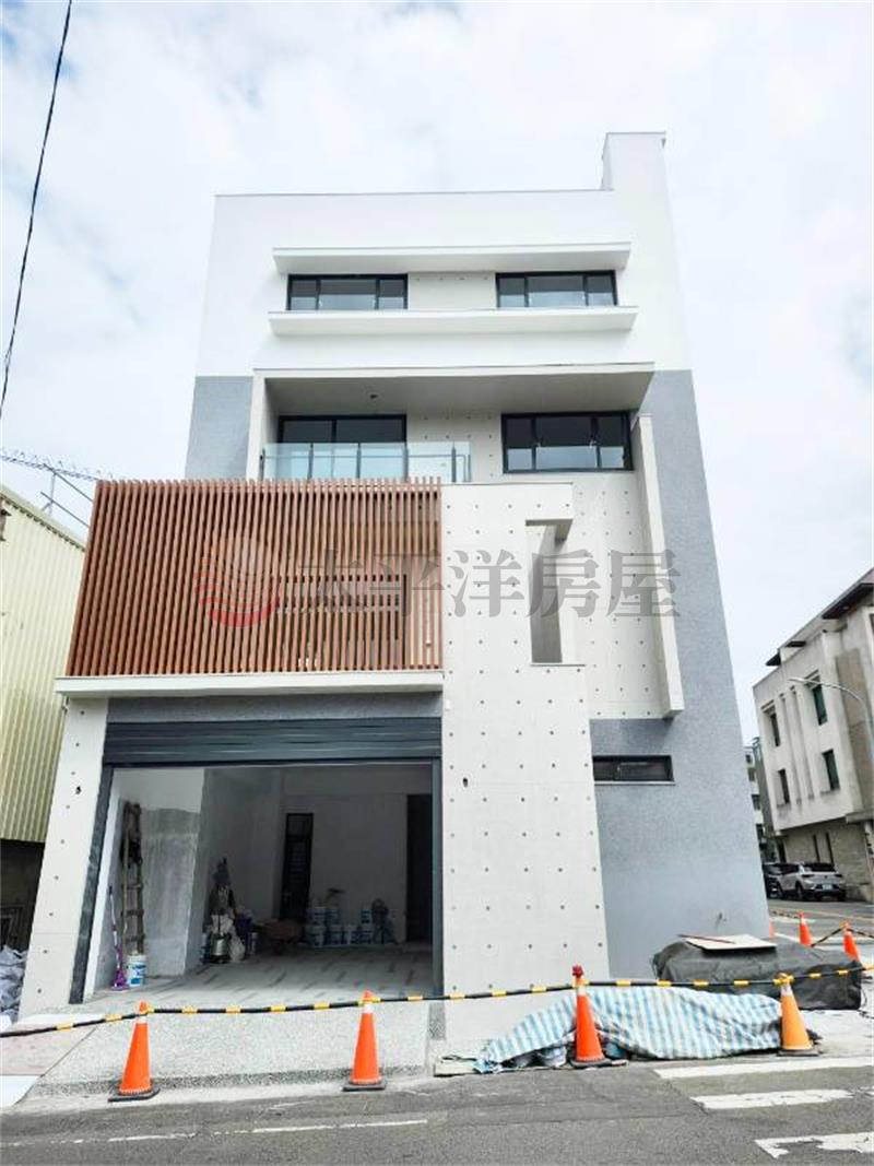綠山大面寬全新電梯透墅