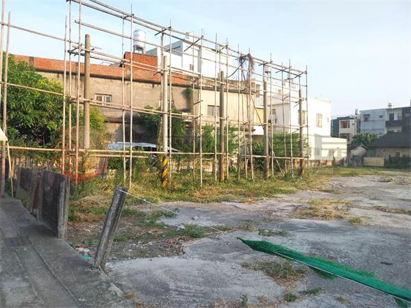 溪州都內雙面路建地