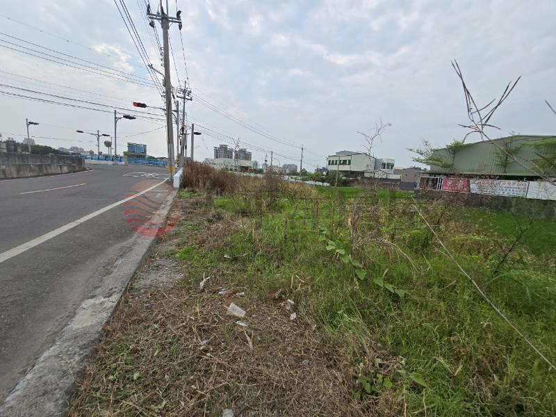 浮圳路旁低價位田地