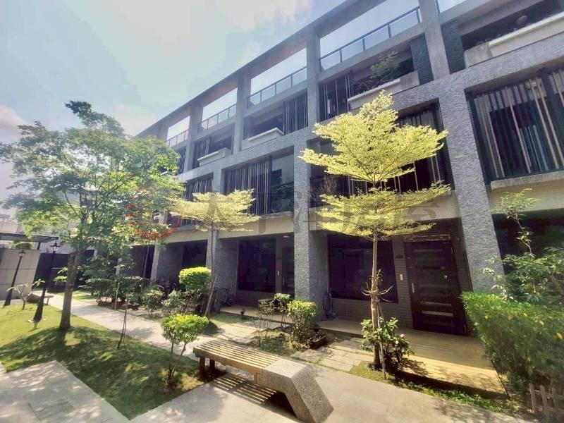 中科機場雙車別墅