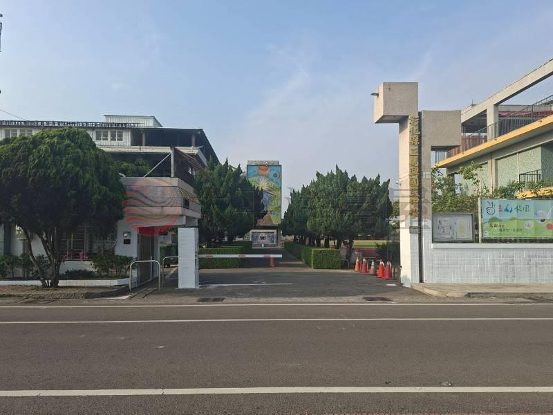 二林萬興雙面路建地