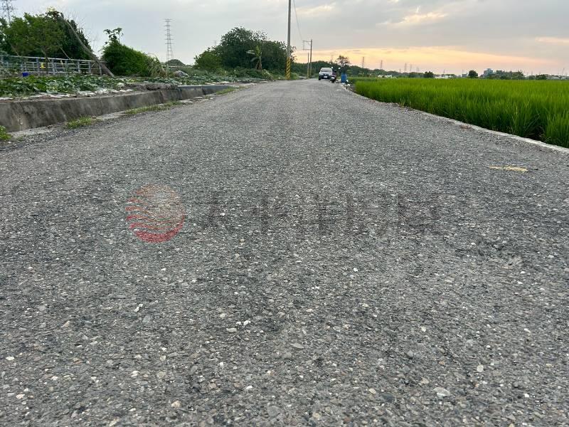 中科太平路旁朝南美田