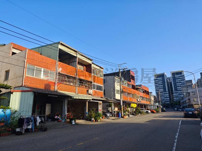 近向上路正15米傳統透天