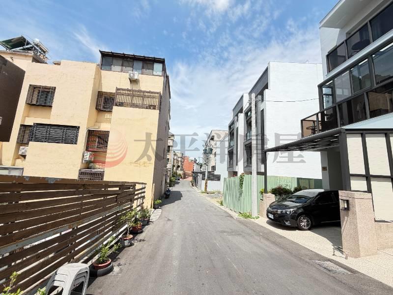 大村山腳路旁全新電梯豪墅