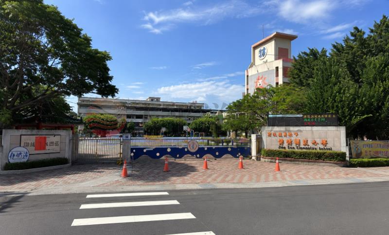 靜修國小書香金店面