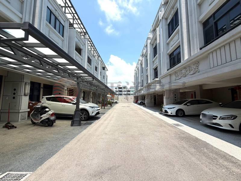 溪湖市區全新美車墅(一)