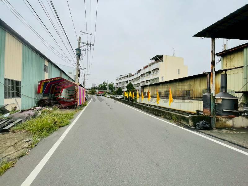 聖安路大面寬美建地