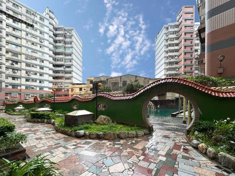 金馬大鎮 建31坪 三房電梯