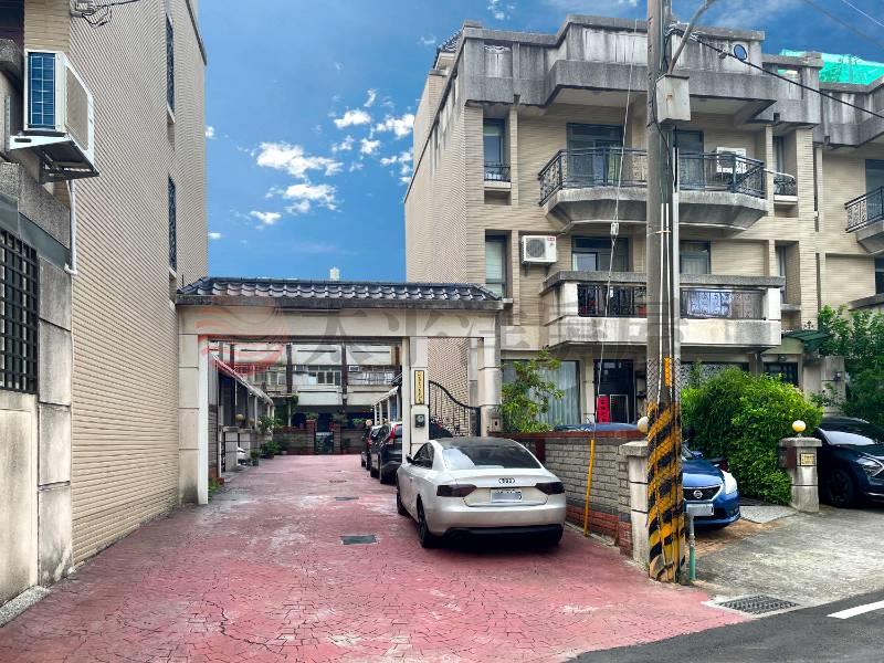 彰水路/前院停車美墅｜地28坪