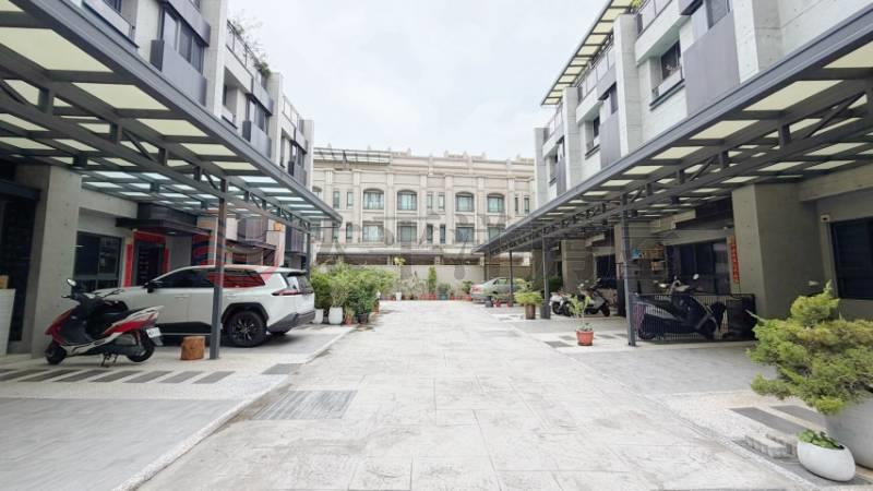 沙鹿清水模北歐風輕裝潢電梯別墅