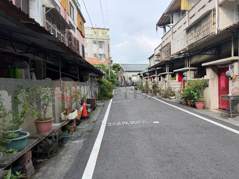 永靖公所旁大面寬透天