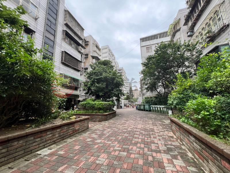八德重慶街大四房車