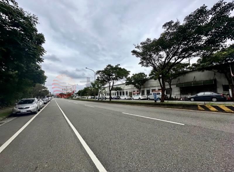 台一線30米大道旁稀有建地