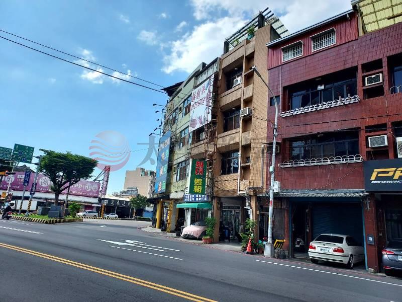 正員鹿路商業區店面