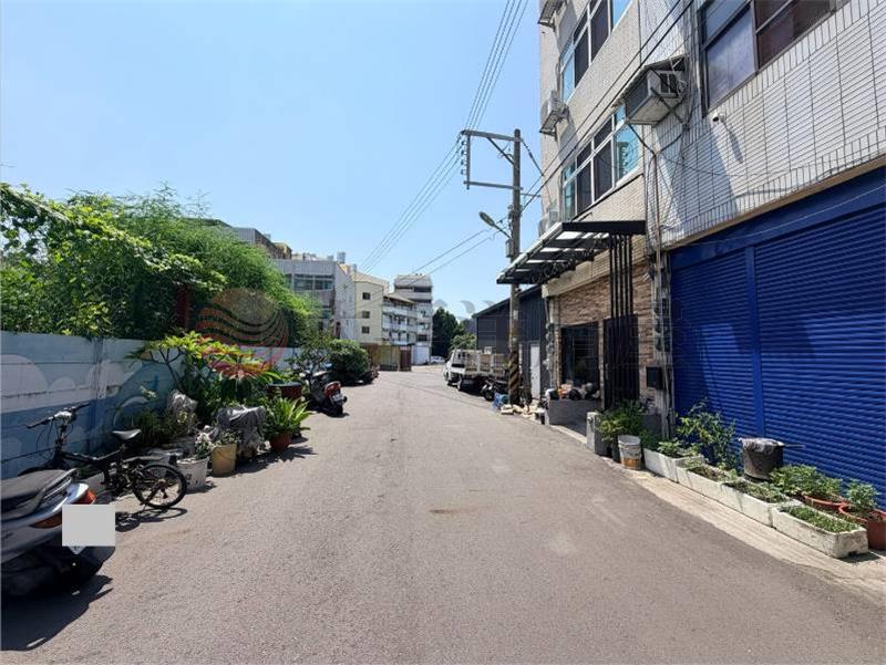自強黃昏市場旁透天