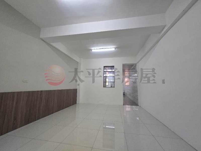忠孝國小旁精品大透天｜地27坪